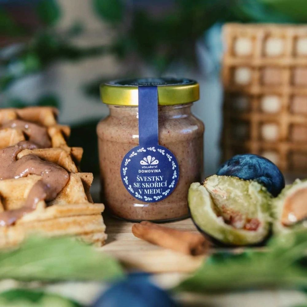 Včelařství Domovina Švestky se skořicí v medu 170g