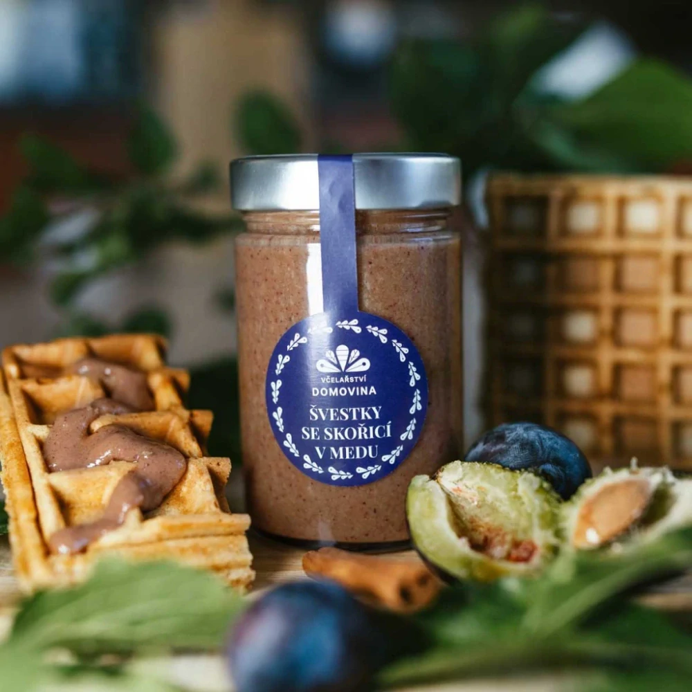 Včelařství Domovina Švestky se skořicí v medu 170g